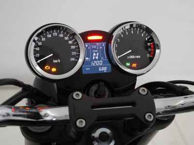 Kawasaki Z900RS 2025