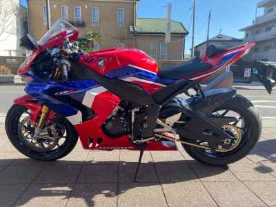 Honda CBR1000RR-R FB SP 2025