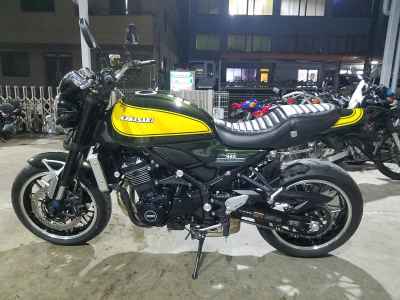 Kawasaki Z900RS 2024