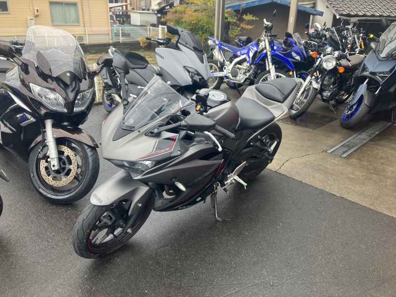 Yamaha YZF-R25 2016