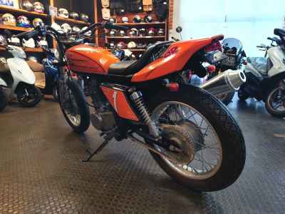 Yamaha SR400