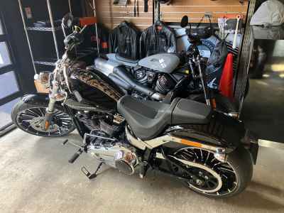 Harley-Davidson Breakout FXBR1920 2025