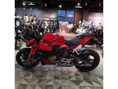 Ducati Streetfighter V4S 2025