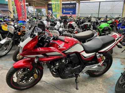 Honda CB400SFV 2011