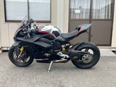 Ducati Panigale V4S 2021