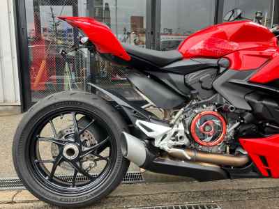 Ducati Streetfighter V2 2022