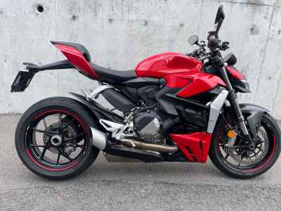 Ducati Streetfighter V2 2025