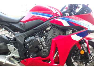 Honda CBR650R E-Clutch 2024