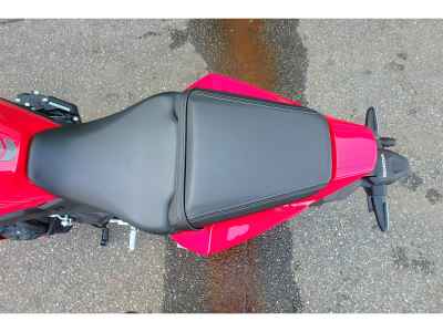 Honda CBR650R E-Clutch 2024