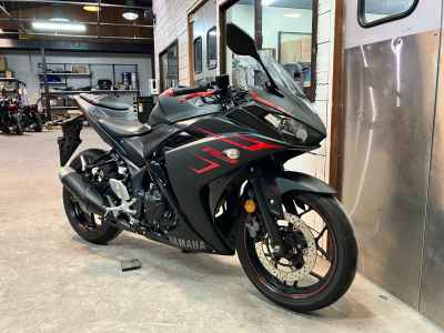 Yamaha YZF-R3 2017