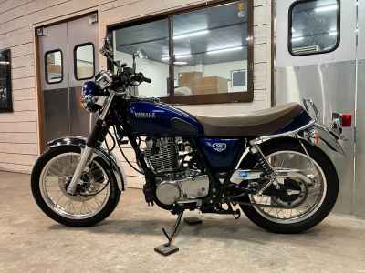Yamaha SR400 2021