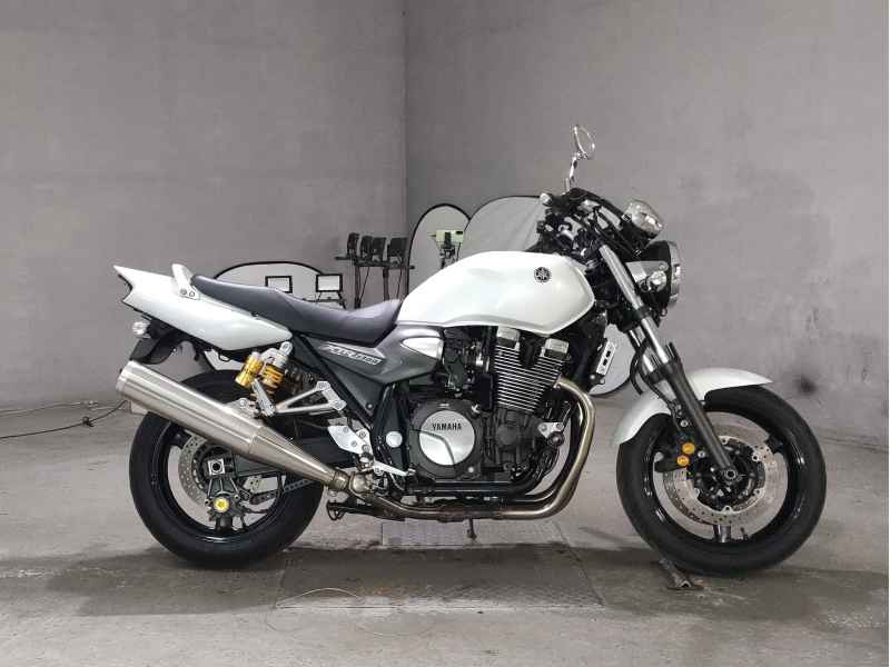 Yamaha XJR1300 2012