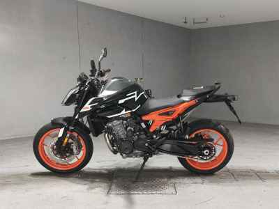 KTM 890 Duke