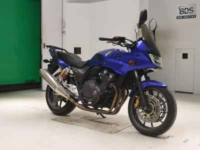 Honda CB400 Super Boldor 2015