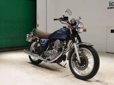 Yamaha SR400 2019