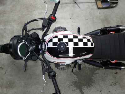 Moto Guzzi V7 Stone 2025