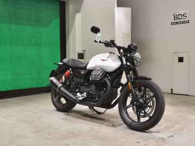 Moto Guzzi V7 Stone 2025