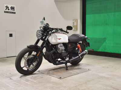 Moto Guzzi V7 Stone 2025