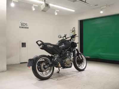 Husqvarna Svartpilen 401 2020