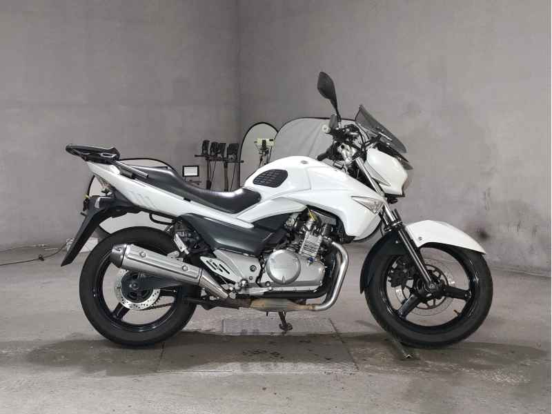 Suzuki GSR250