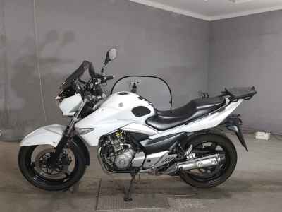 Suzuki GSR250