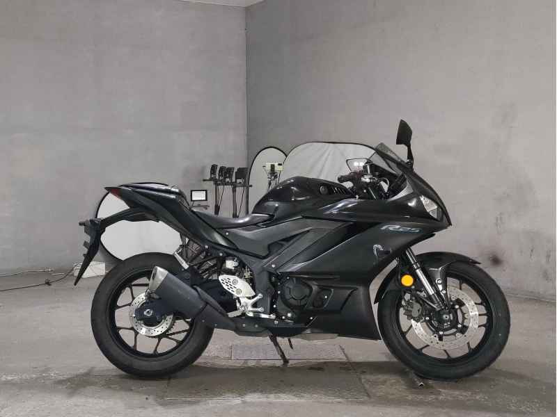 Yamaha YZF-R25 2022