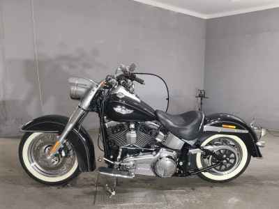Harley-Davidson Deluxe FLSTN1580 2011