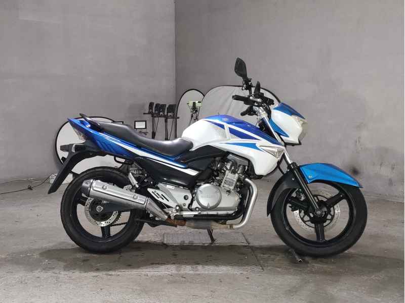 Suzuki GSR250