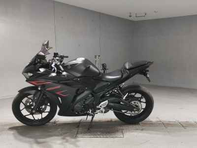 Yamaha YZF-R25 2018