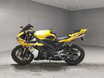 Yamaha YZF-R1