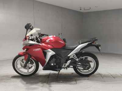 Honda CBR250R 2011