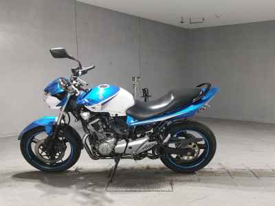 Suzuki GSR250