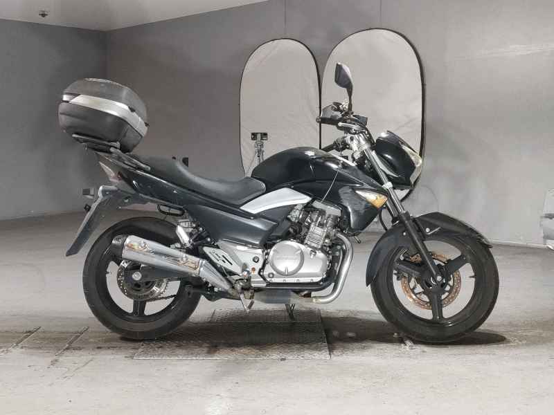 Suzuki GSR250