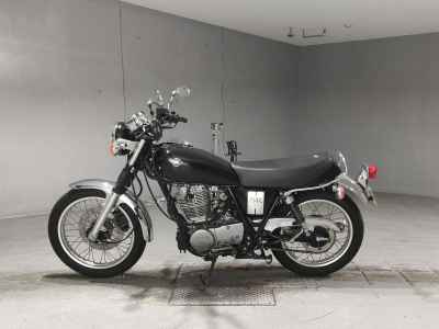 Yamaha SR400 2020