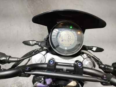 Husqvarna Svartpilen 401