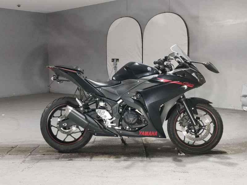 Yamaha YZF-R25 2015