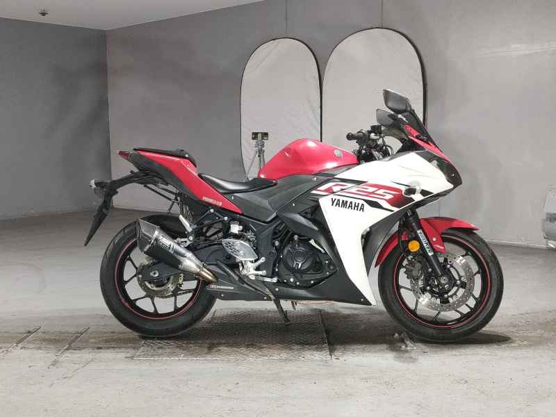 Yamaha YZF-R25 2015
