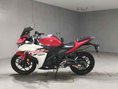 Yamaha YZF-R25 2015
