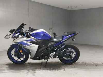Yamaha YZF-R25 2015