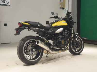 Kawasaki Z900RS 2025