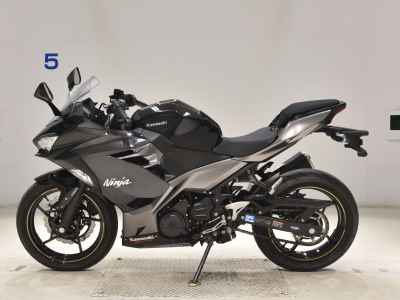 Kawasaki Ninja 400 2021