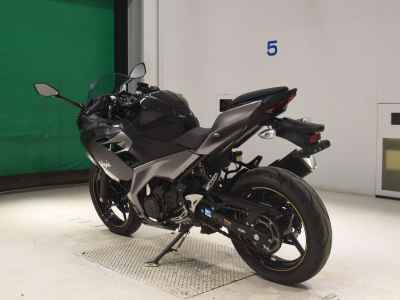 Kawasaki Ninja 400 2021