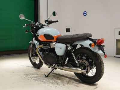 Triumph Bonneville T100 2023