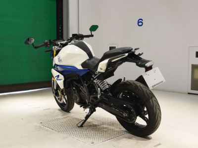 BMW G310R