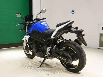 Suzuki GSR750 2013
