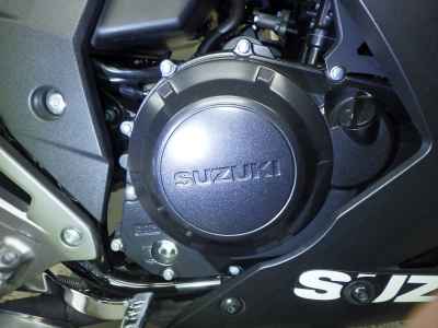 Suzuki GSR250