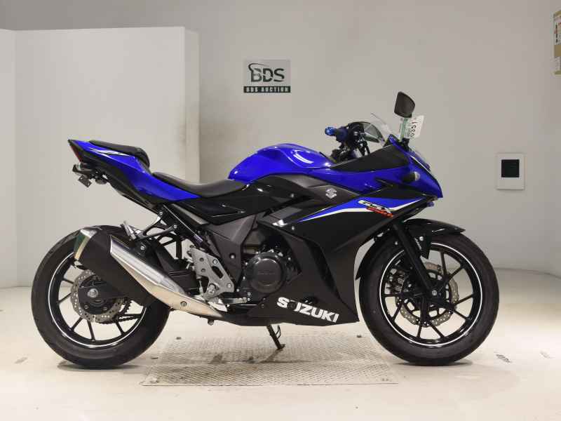 Suzuki GSR250