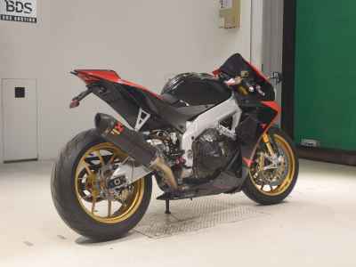 Aprilia RSV4 1000 Factory 2013