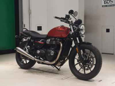Triumph Street Twin