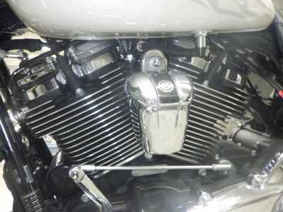 Harley-Davidson Softail FXDRS1870 2022